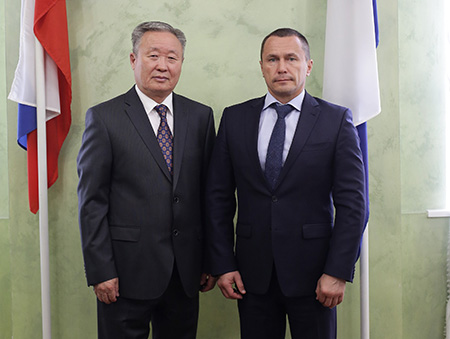мэр и консул.jpg